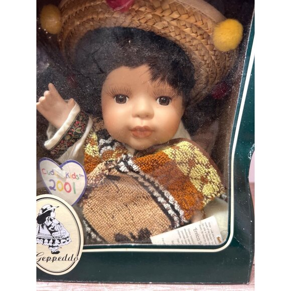 Geppeddo Cuddly Kids 2001 Collectible Porcelain Doll with Straw Hat & Textured O - Picture 2 of 3